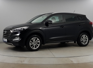 y Hyundai TUCSON 1.7 CRDI BlueDrive Comfort 2WD