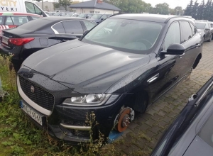 q JAGUAR- F-Pace 2.0 i4D AWD R-Sport aut