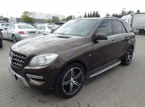 io MERCEDES-BENZ- ML 350 BlueTec 4-Matic
