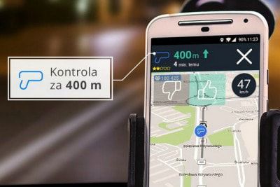 Smartfon z aplikacją Yanosik