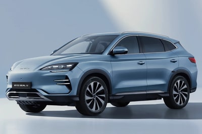Elektryczny BYD Seal U w kolorze szaro-błękitnym