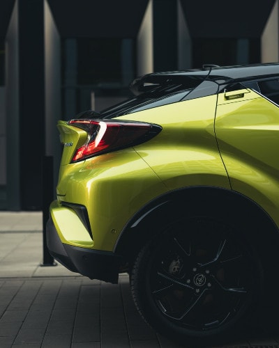 Zielona Toyota C-HR JBL